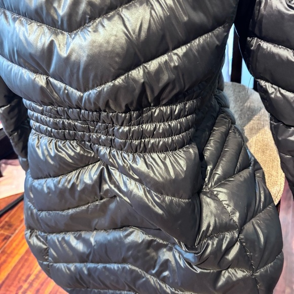 Andrew Marc Black Puffer Jacket with velvet lined hood size small - Picture 8 of 12